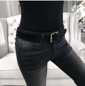🆕️Sleek Black Leather Belt NWOT Trendy Streetstyle Casual Workplace Belt